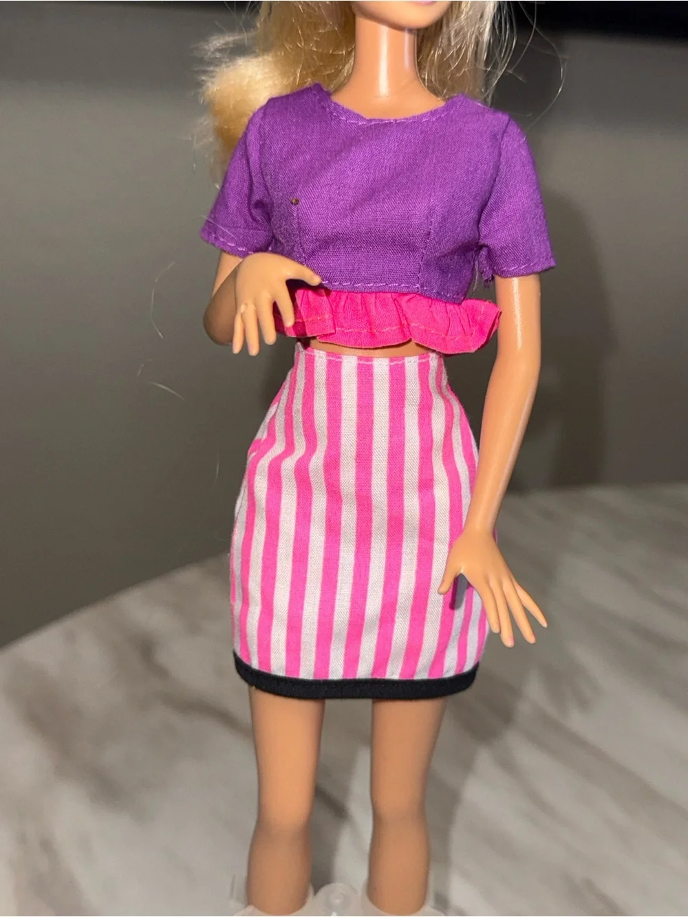 Barbie Mattel 1998 blonde doll wearing 1990’s colorful two piece outfit